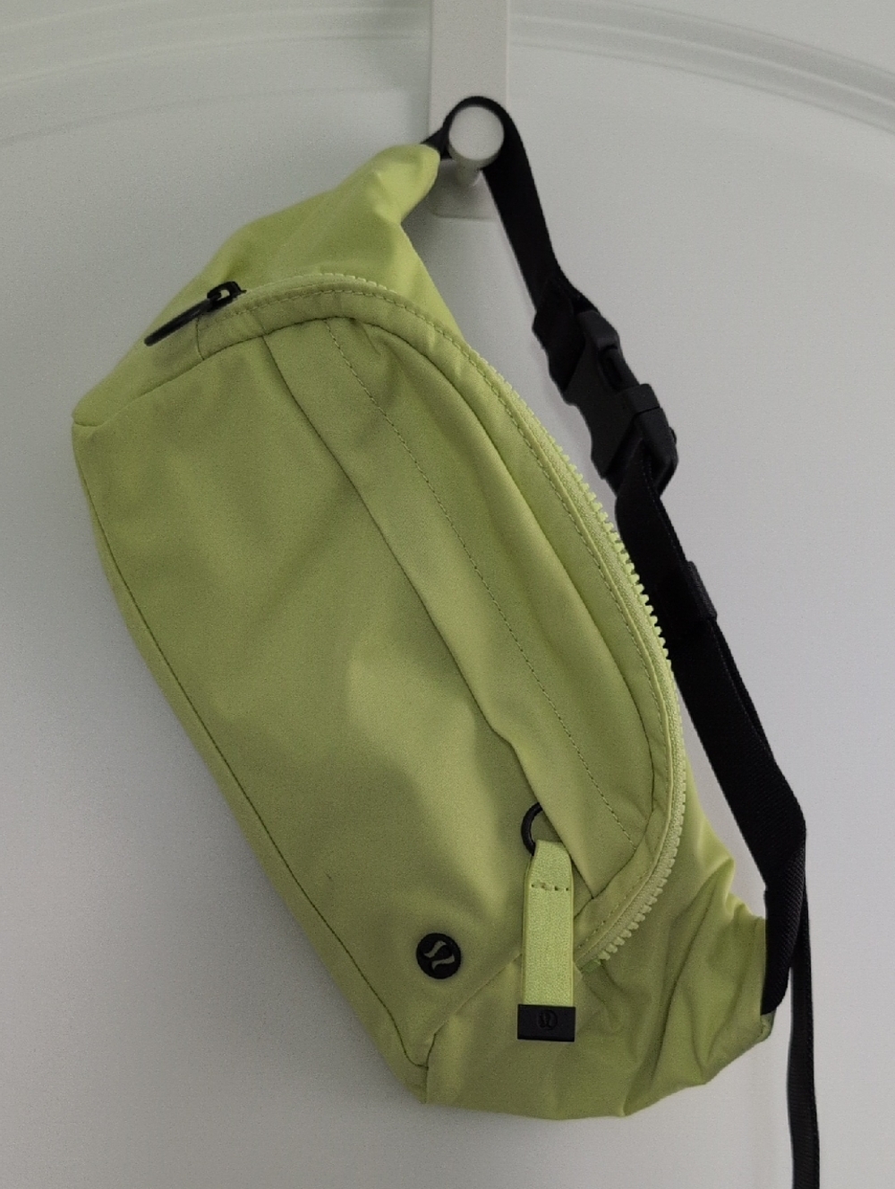 lululemon athletica Women's Lime Green Crossbody Belt Bag with Black Detail